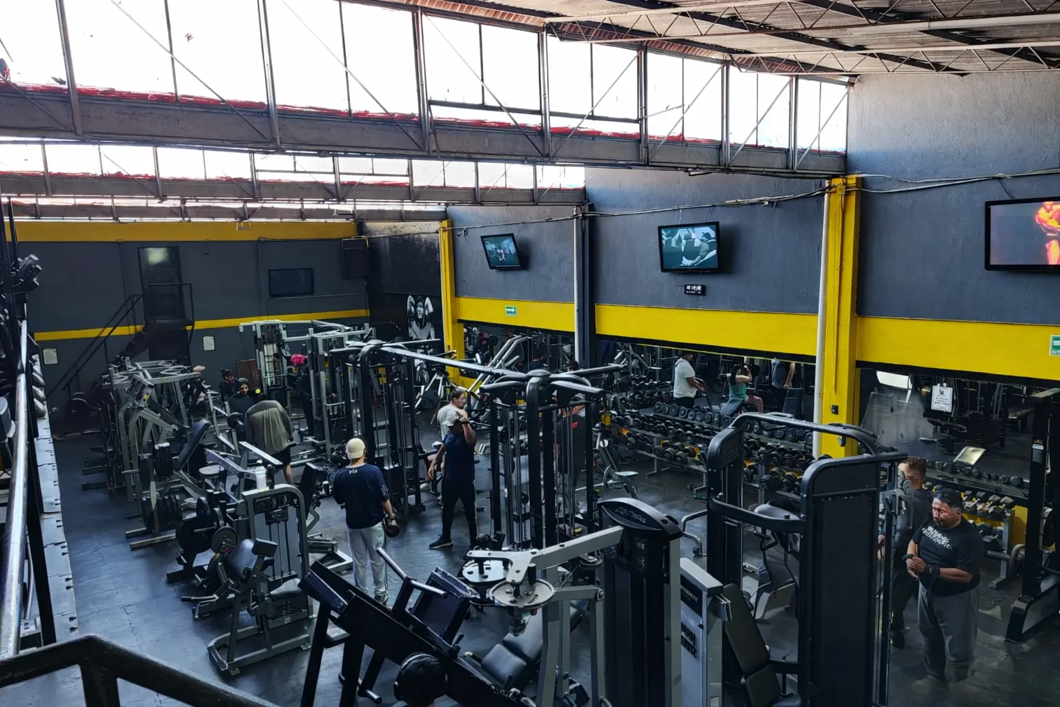 Vista al fondo del gym